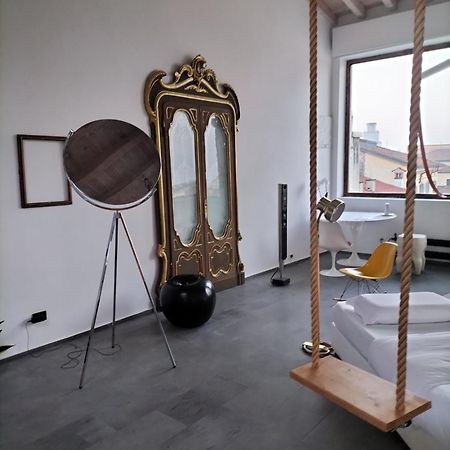 Spirit Of The Moon Apartment Brescia Bagian luar foto