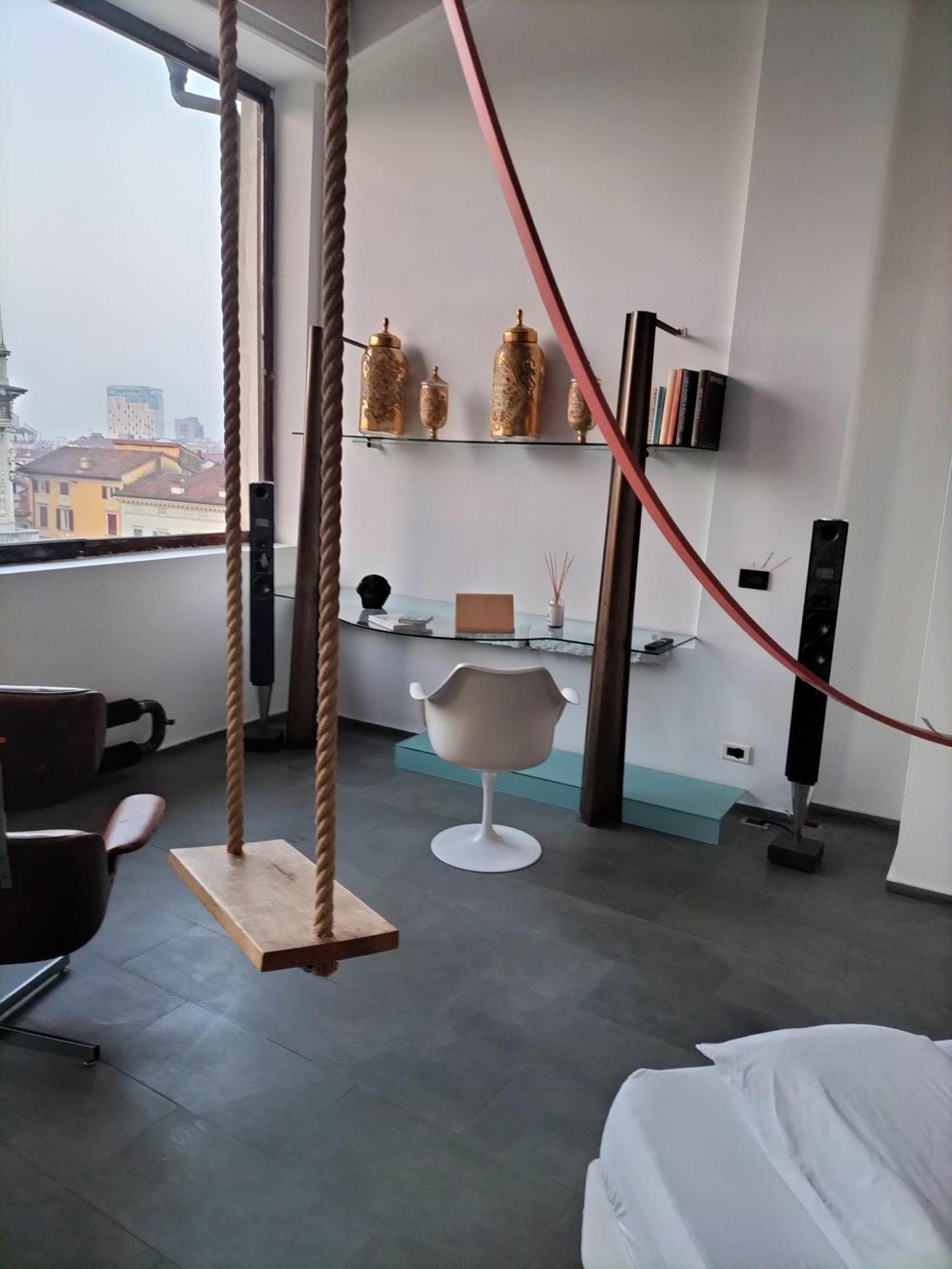 Spirit Of The Moon Apartment Brescia Bagian luar foto