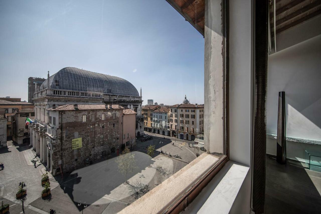 Spirit Of The Moon Apartment Brescia Bagian luar foto